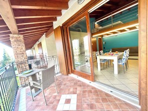 Outdoor dining - D1MORA Golf Terrace-Golf Passion&Pool for family (Lombardia)