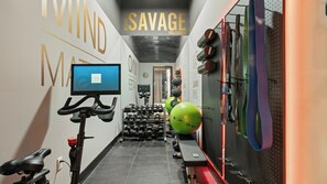 Interior - Creative Nashville Apartment + Rooftop Firepit + Gym + Easy Downtown Access Hermitage House by Avantstay (Nashville)