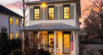 Fowlkes Street by AvantStay Minutes from Historic Main Street Short Drive to Downtown Nashville