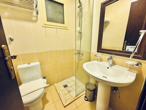 Dusche, Handtücher, Seife, Toilettenpapier