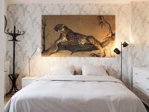 1 habitación, tabla de planchar con plancha, wifi y ropa de cama 