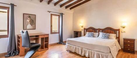 4 chambres, bureau, fer et planche à repasser, Wi-Fi gratuit