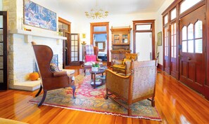 Interior - 1906 Estate – 21 Guests - Pool - Hot Tub - Main House + 2 Cabins (Comfort)