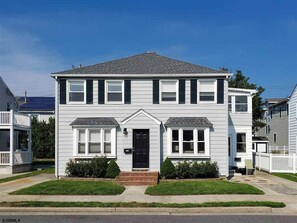 Exterior - Margate Bungalow by the Beach Entire Home (Margate City)