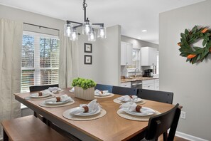 Dining - Best Location! Playground~Hot Tub~Fire Pit (Pigeon Forge)