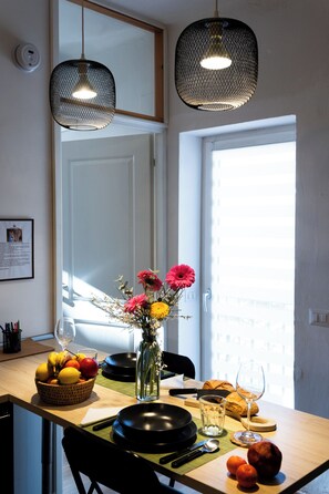 Dining - Between Duomo and Tower of Arnolfo, double view (Firenze)