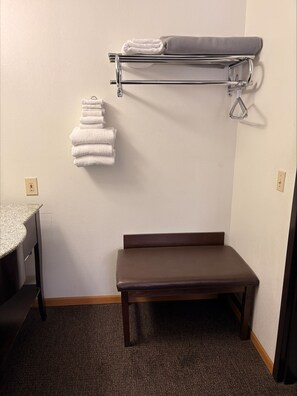 Interior - Pump & Pantry Motel (Burwell)