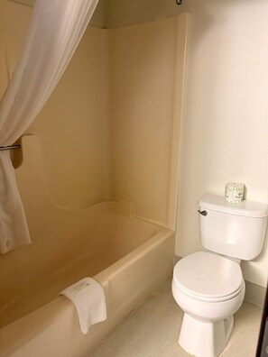 Bathroom - Pump & Pantry Motel (Burwell)