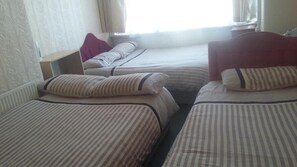 Laptop workspace, travel cot, free WiFi - MIdway Hotel  (Blackpool)