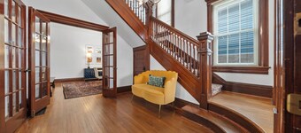 The Elizabeth - Large Victorian, Hot Tub, Grill, Near Downtown