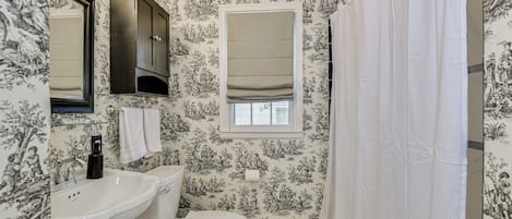 Shower, jetted bath, towels, soap