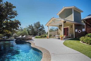 Pool - Tank House Stay for 2 in Comfort Texas Access to Pool Hot Tub (Comfort)