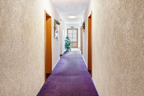 Interior - Apartment 'Ferienwohnung 1  - 3 Personen' with Mountain View, Shared Terrace and Wi-Fi (Muldenhammer)