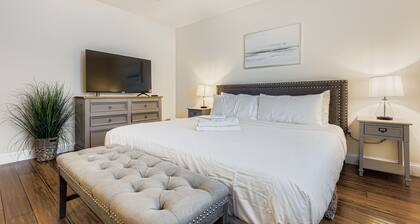 3 BD & 2 BT/Pool/Pet-Friendly