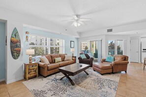 TV - 🌅Gorgeous Unit | Perfect for Families | Great Amenities | Oceanwalk 7-301🌅 (New Smyrna Beach)