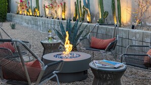 Terrace/patio - Audrey's on Park - Luxury Sunrise Pool Estate (Palm Springs)
