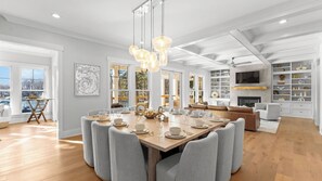 Villa (6 Bedrooms) | Interior