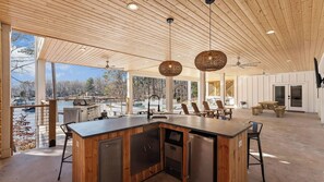 Interior - Southern Bell Estate by Avantstay Waterfront Luxury (Mooresville)