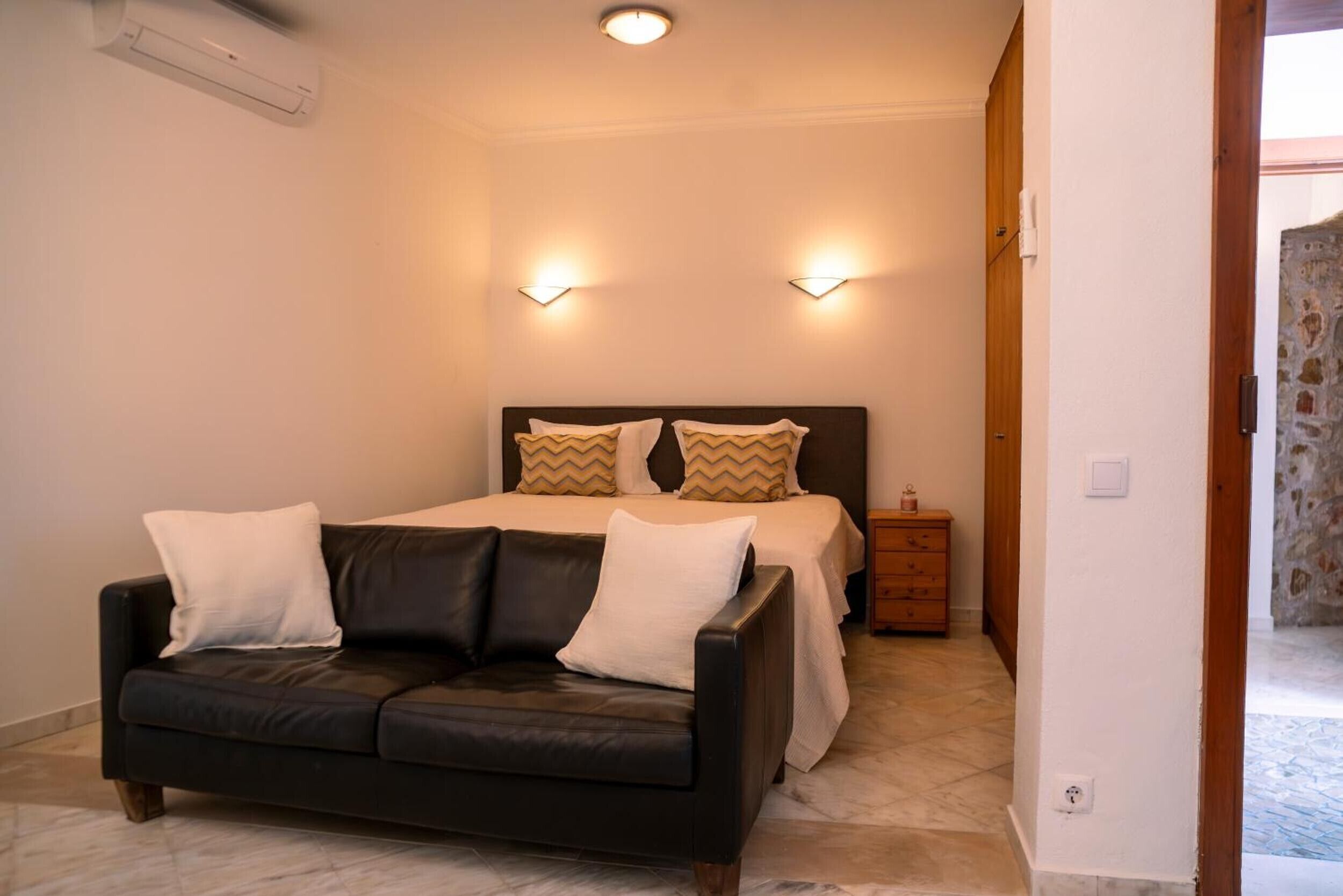 3 soverom, strykejern/-brett, wi-fi og sengetøy