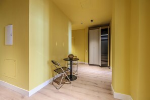 Deluxe appartement, balkon, uitzicht op stad | Interieur