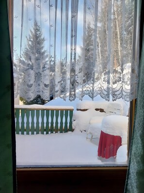 Interior - Room 'Zimmer 3 - Doppelzimmer' with Mountain View, Shared Terrace and Wi-Fi (Muldenhammer)