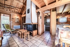 Interior - Chalet “6p Simple - Le Manou”: Mountain View, Private Terrace & Wi-Fi (Verchaix)