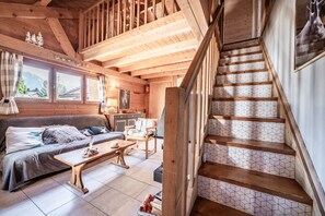 Ping pong - Chalet “6p Classique - Le Rhodo” with Mountain View, Private Terrace, and Wi-Fi (Verchaix)