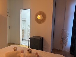 1 chambre, fer et planche à repasser, Wi-Fi gratuit, draps fournis