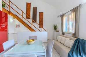 Interior - Sottotorre Home: 8 min walk to the beach (Calasetta)