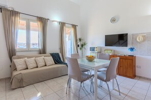 Dining - Sottotorre Home: 8 min walk to the beach (Calasetta)