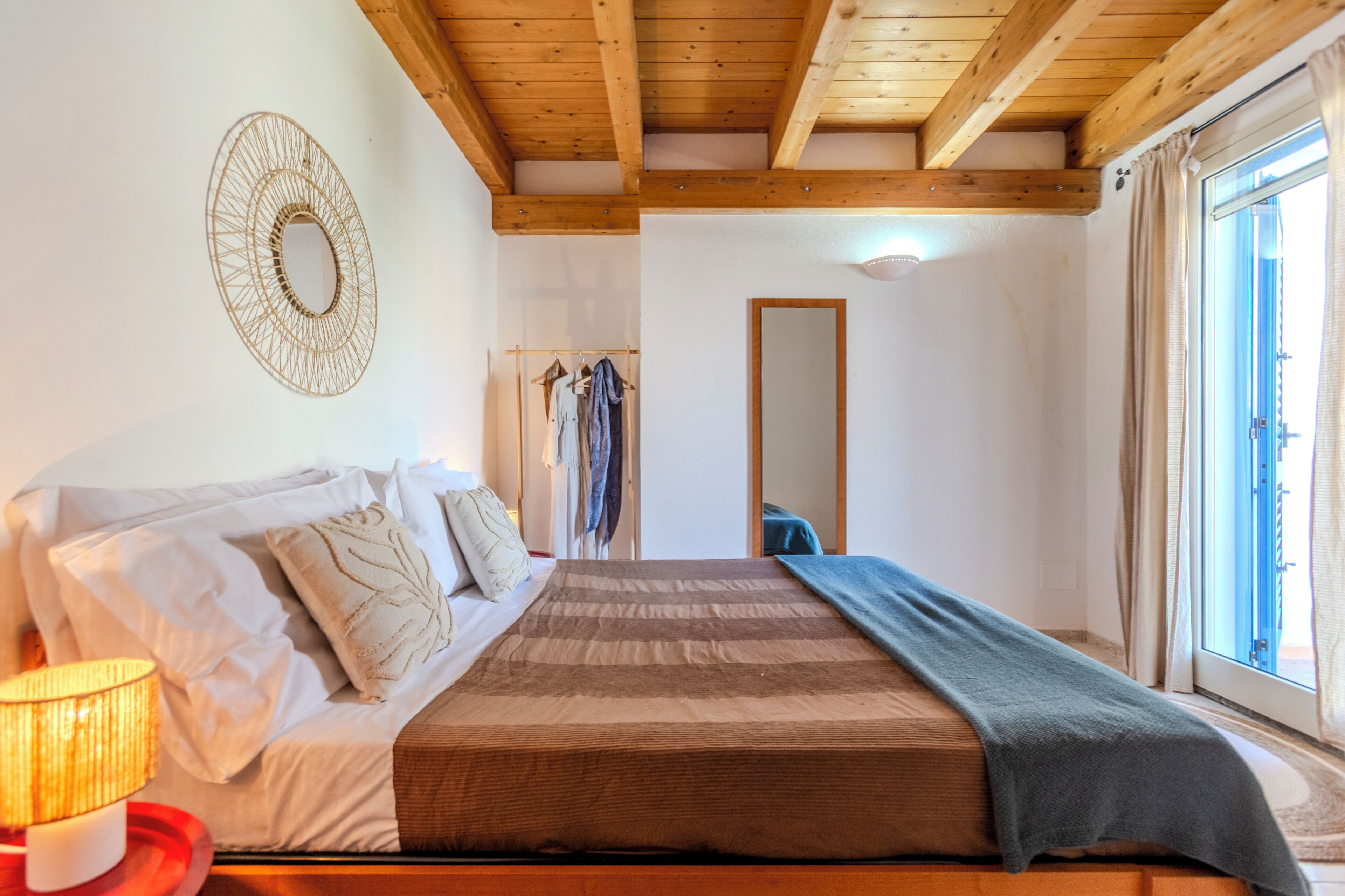 2 bedrooms, iron/ironing board, bed sheets