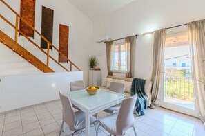 Interior - Sottotorre Home: 8 min walk to the beach (Calasetta)