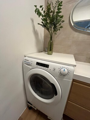 Interior - Unlock - Renovated apartment with elevator and balcony, free parking (Thionville)