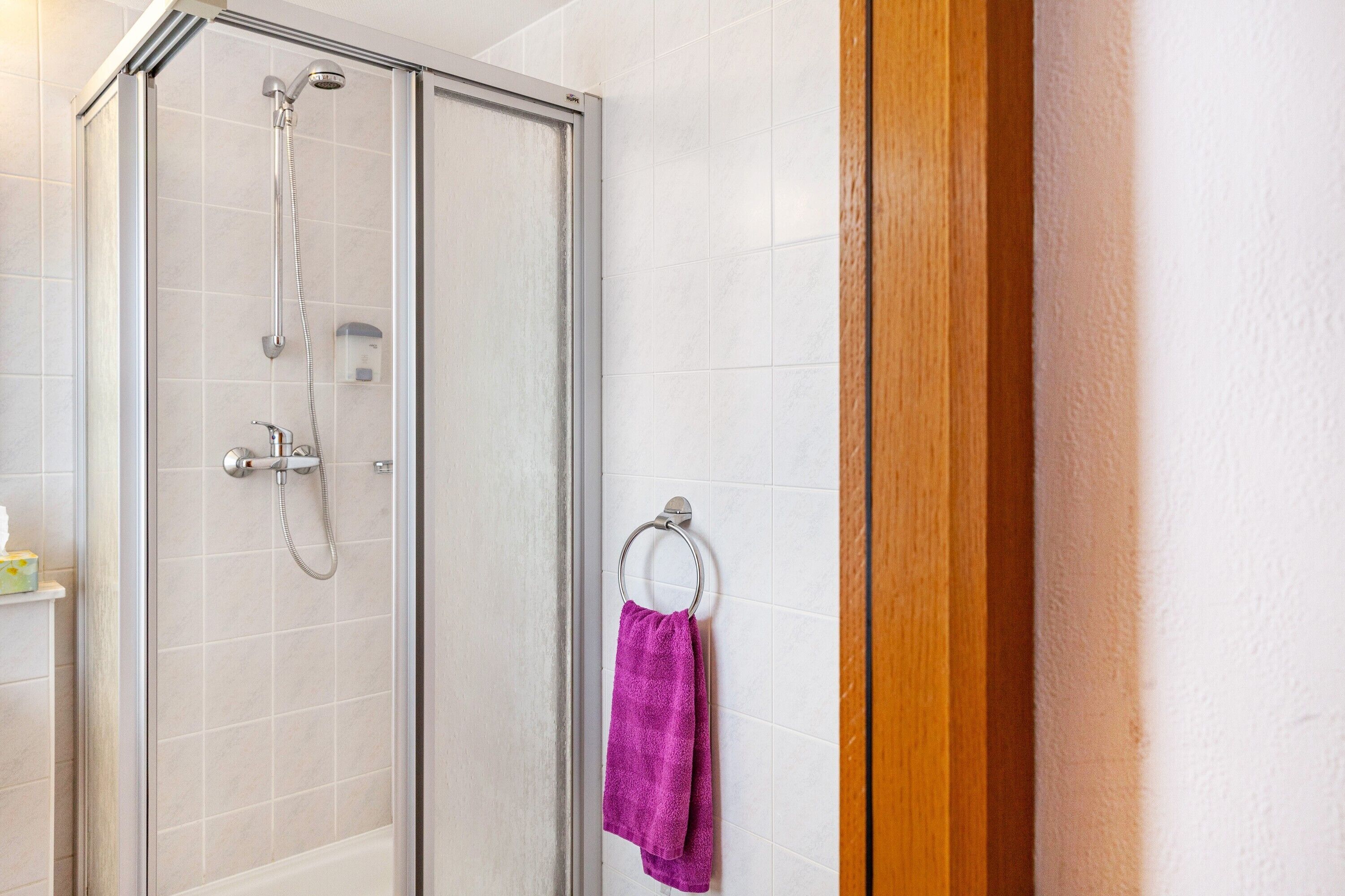 淋浴设施、毛巾