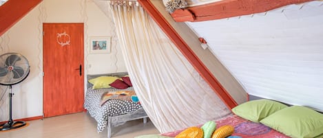 1 bedroom, WiFi, bed sheets