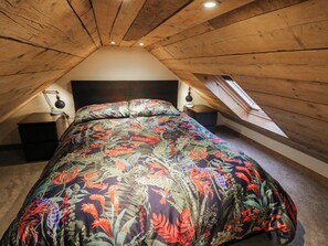 1 Schlafzimmer, individuell dekoriert, individuell eingerichtet