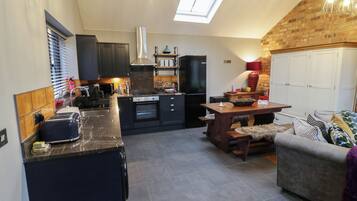 Dishwasher, cookware/dishes/utensils