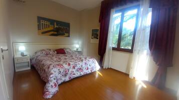 5 Schlafzimmer, Bügeleisen/Bügelbrett, WLAN, Bettwäsche