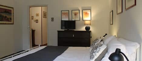 3 dormitorios, tabla de planchar con plancha, wifi gratis y ropa de cama