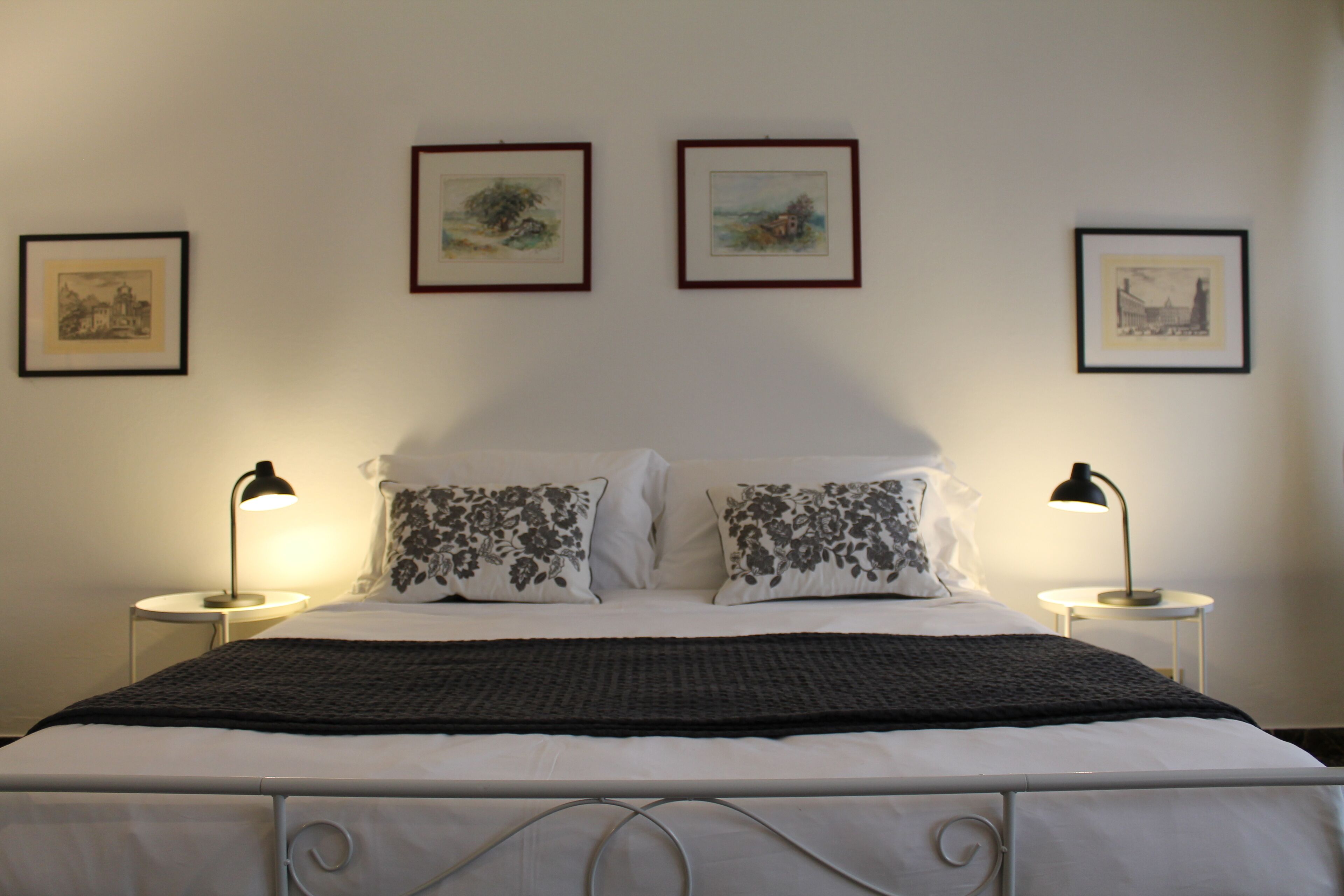 3 slaapkamers, een strijkplank/strijkijzer, gratis wifi, beddengoed