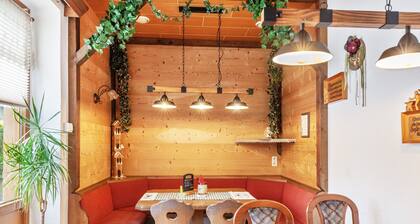 Room 'Zimmer 2 - Einzelzimmer Klein' with Mountain View, Shared Terrace and Wi-Fi