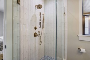 Shower, hair dryer, towels, shampoo - Frontier Post! Hot Tub & Just Steps to South Main (Buena Vista)