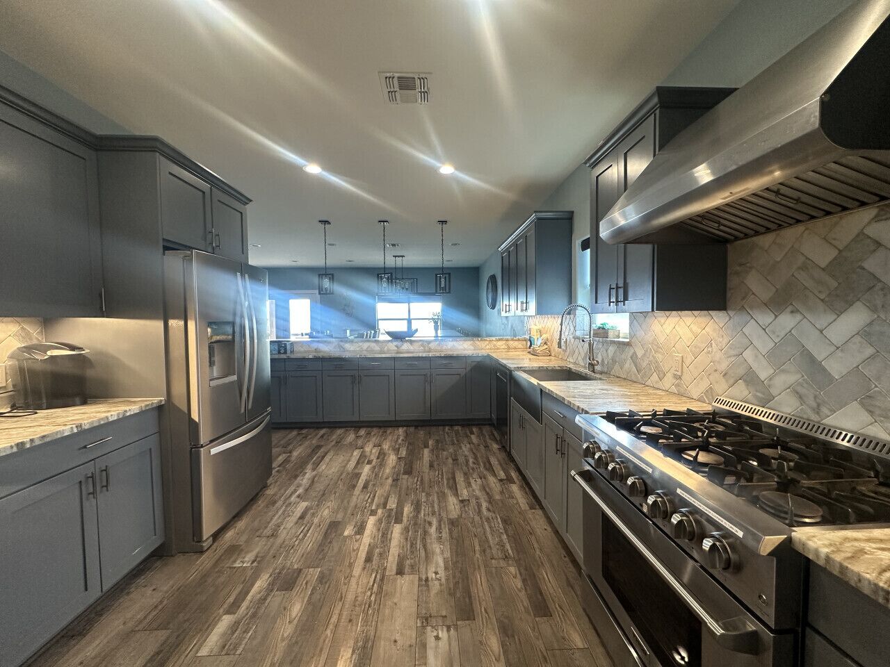 冰箱、微波炉、烤箱、炉灶