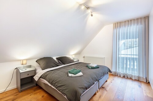 Charmant appartement de vacances à Neuenweg avec vue sur le Belchen et deux balcons