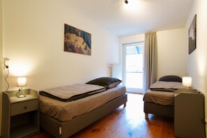 2 makuuhuonetta, silitysrauta/-lauta, Wi-Fi, vuodevaatteet