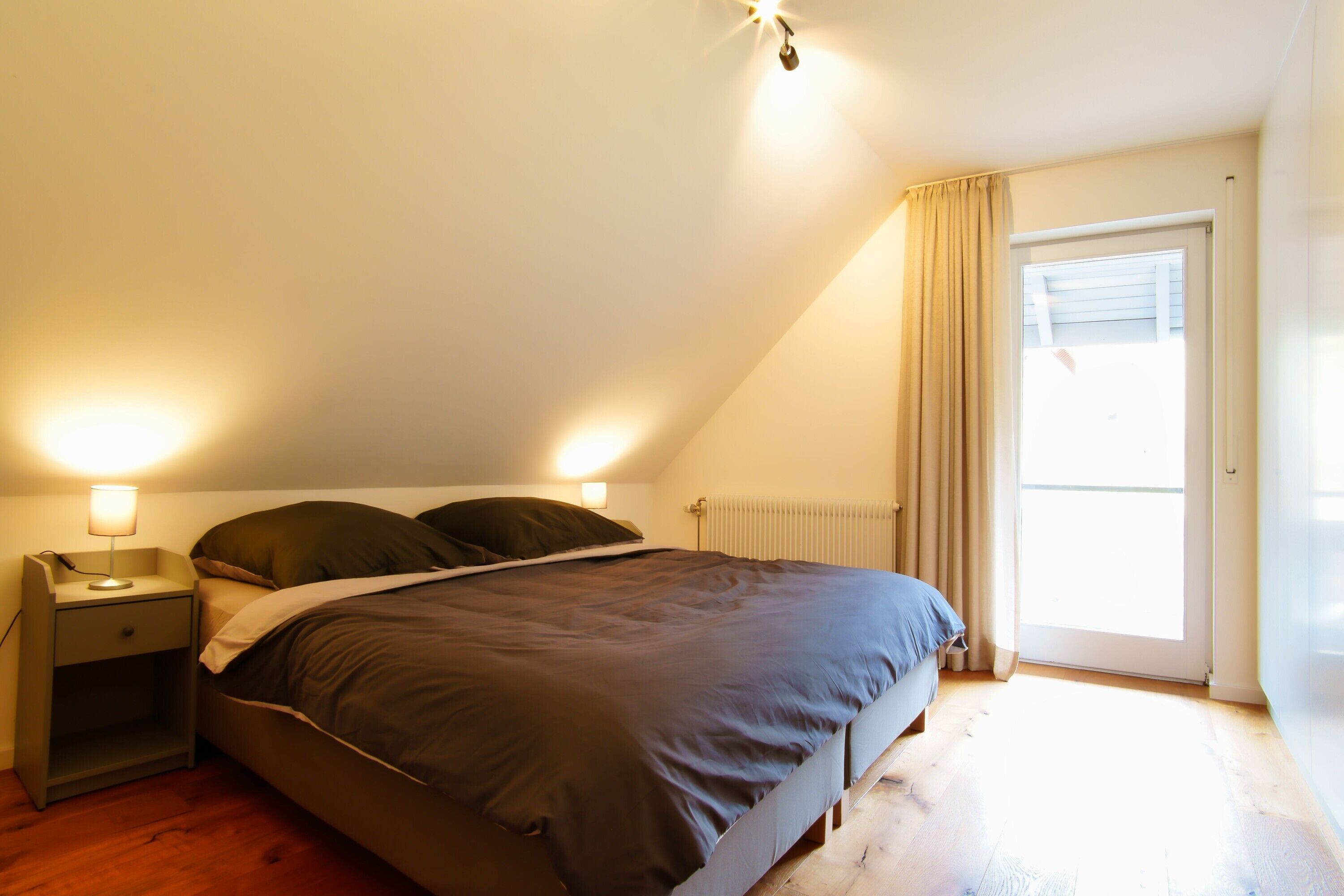 2 chambres, fer et planche à repasser, Wi-Fi, draps fournis