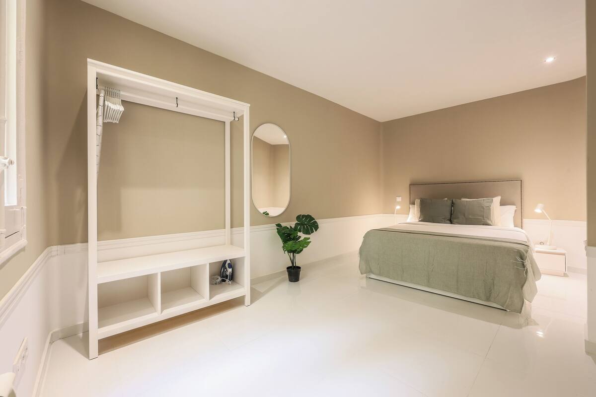 apartman, 2 hálószobával, konyha | 35 hálószoba, íróasztal és laptophoz jól használható munkafelület