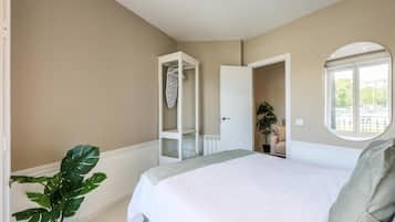 Apartment, 2 Schlafzimmer, Küche | 35 Schlafzimmer, Schreibtisch, laptopgeeigneter Arbeitsplatz