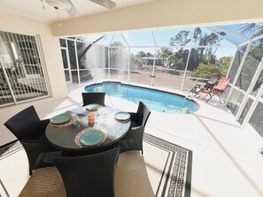 Outdoor dining - Peaceful Paradise is waiting for you! Perfect getaway renovated FL Pool House ! (North Port)
