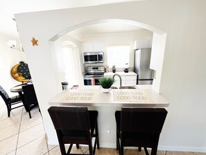 Fridge, microwave, oven, stovetop - Peaceful Paradise is waiting for you! Perfect getaway renovated FL Pool House ! (North Port)